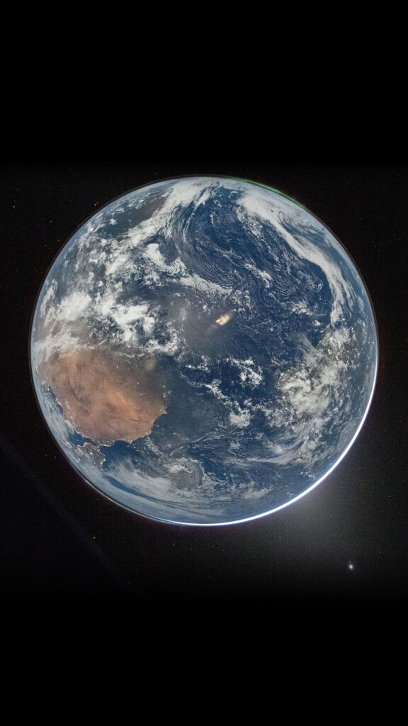 04 artemis ii wallpaper earth perspective image 1