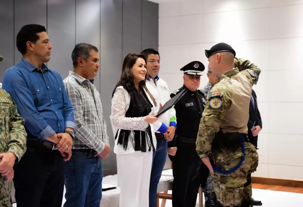 Aguascalientes consolida su seguridad y reconoce a policías
