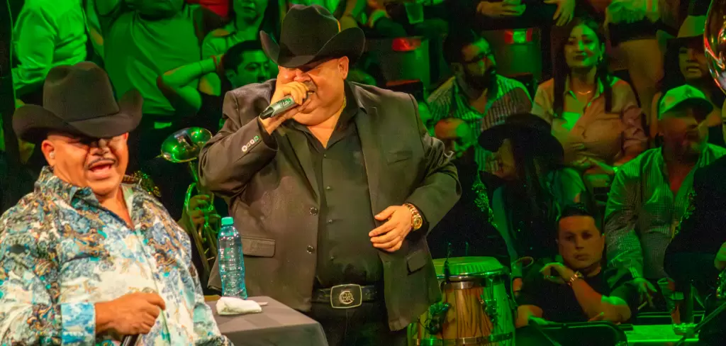 El Capibaras Tour, del 'Coyote' y Chuy Lizárraga, llevan la banda sinaloense al Palenque de la FNSM2026. Foto: JLMNoticias / Adán De la cruz.