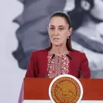 La presidenta Claudia Sheinbaum, en Palacio Nacional, presentando el Servicio Universal de Salud. Foto: JLMNoticias / Isaac Esquivel.