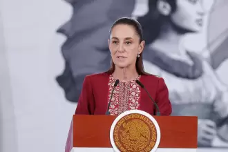 La presidenta Claudia Sheinbaum, en Palacio Nacional, presentando el Servicio Universal de Salud. Foto: JLMNoticias / Isaac Esquivel.