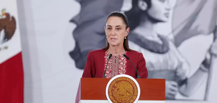 La presidenta Claudia Sheinbaum, en Palacio Nacional, presentando el Servicio Universal de Salud. Foto: JLMNoticias / Isaac Esquivel.