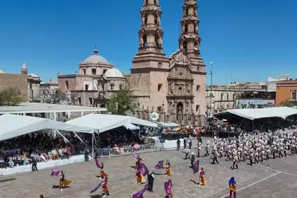 Desfile de Primavera FNSM2026 tradición y alegría