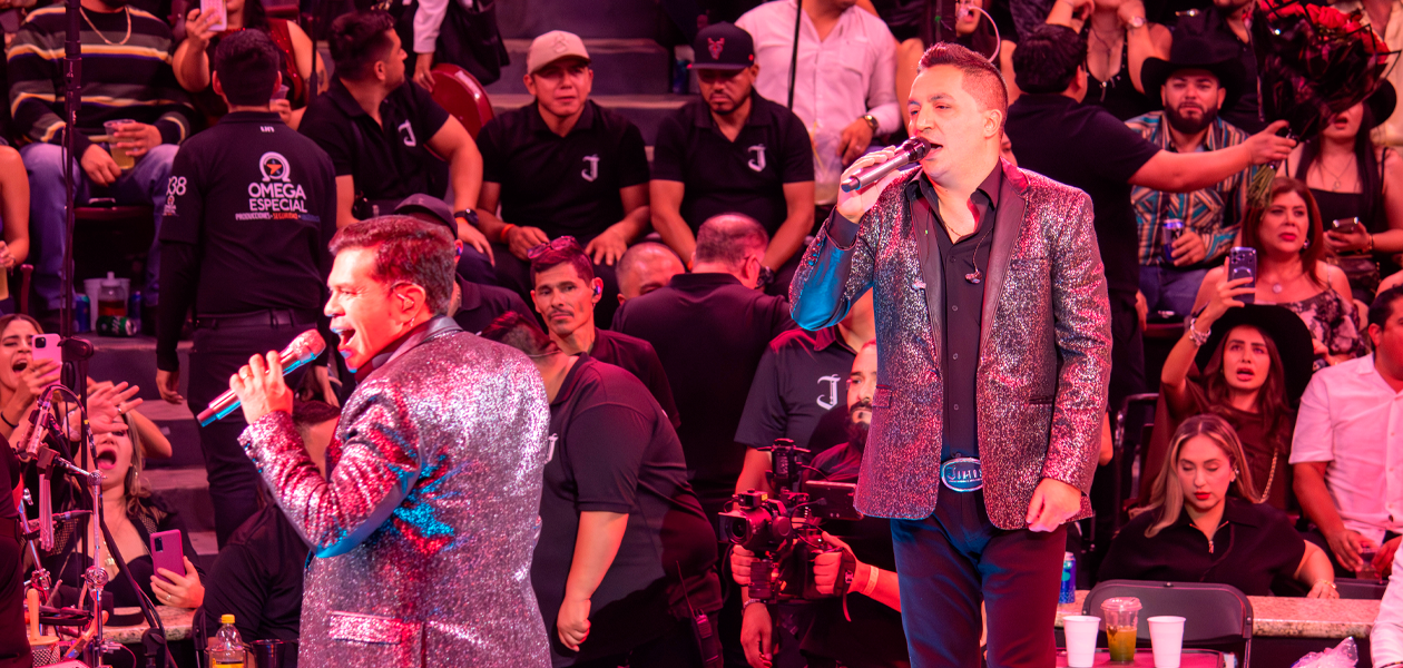 Jorge Medina y Josi Cuen, en el segundo concierto de "Juntos" en el Palenque de San Marcos 2026. Los exvocalistas de La Arrolladora Banda El Limón cumplieron, en 'Juntos', con el estreno mundial de su colaboración con Jorge Celedón. Foto: JLMNoticias / Adán De la cruz.