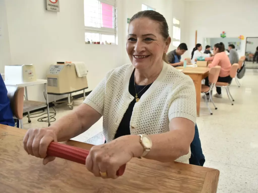 Servicios médicos del DIF Estatal ofrecen rehabilitación física JLMNoticias