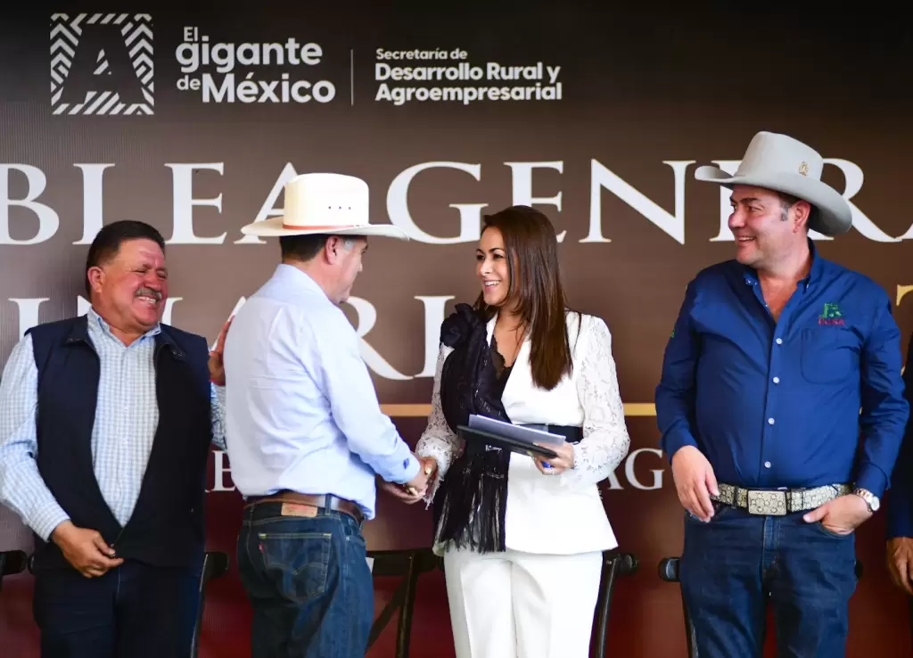 Tere Jiménez impulsa ganadería en Aguascalientes con UGRA 3