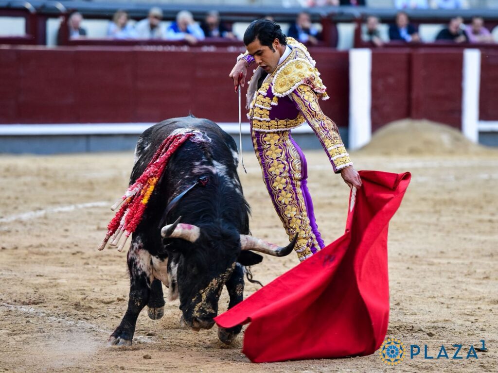Entrega y determinación mostró el queretano Diego “Don Valor” SAN Román en Madrid. (Foto las-ventas)