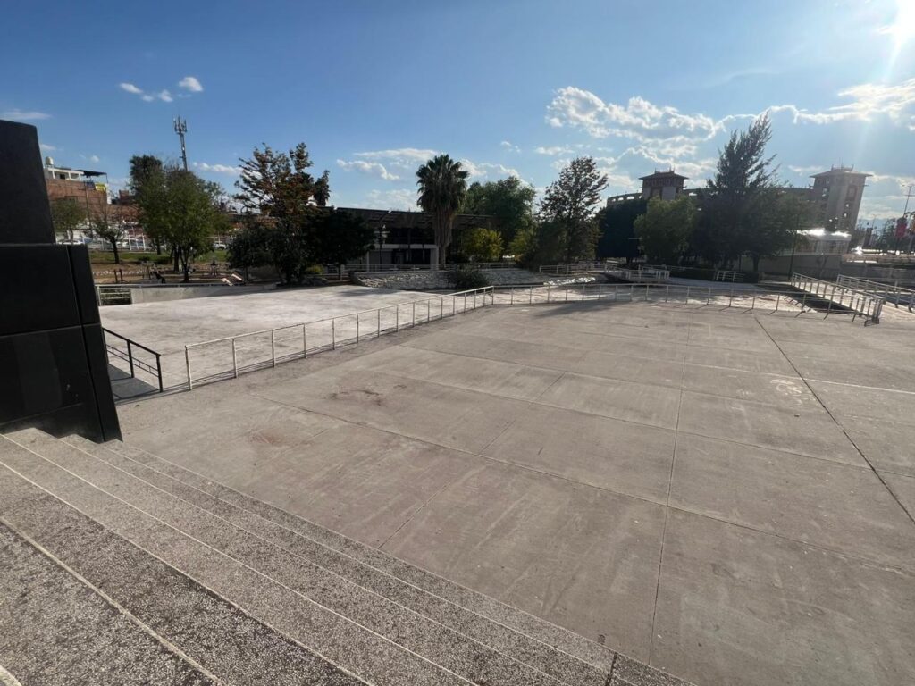 Retiran lago del Foro del Lago