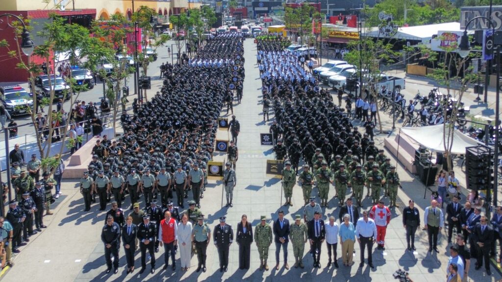 Más de 2 mil 600 elementos, 250 unidades, tres aeronaves, 14 puntos fijos de vigilancia y revisión