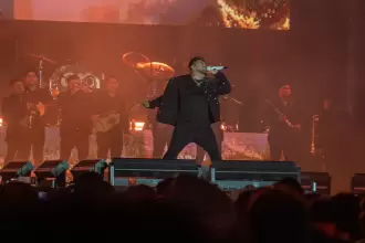 El Mimoso convierte la FNSM2026 en una fiesta de recuerdos y canciones dolidas