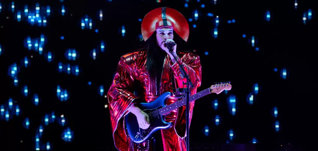 Empire of the Sun convierte la última noche de la FNSM2026 en un espectáculo de otro planeta.