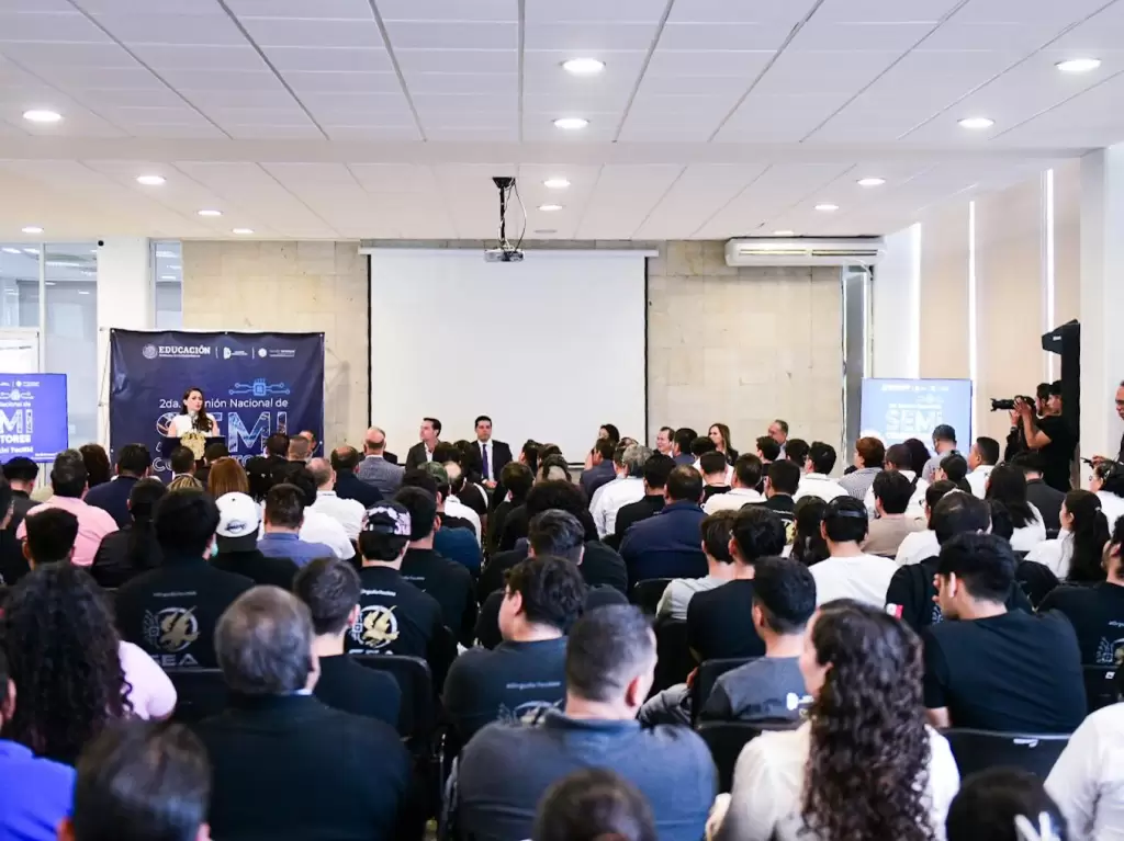 Aguascalientes impulsa formación de ingenieros en semiconductores