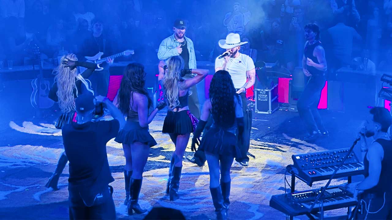 Manuel Turizo un show distinto en el palenque de Ags.