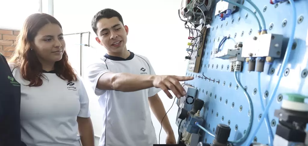 Nuevos bachilleratos en Aguascalientes apuestan por IA