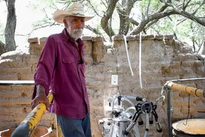 Productores del campo reciben apoyos pecuarios en Aguascalientes