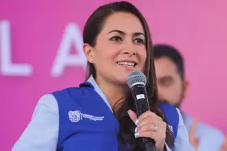 Tere Jiménez reconoce a madres de familia en Aguascalientes