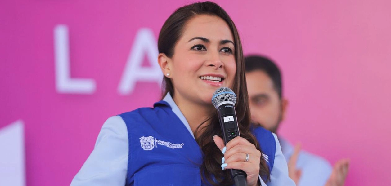 Tere Jiménez reconoce a madres de familia en Aguascalientes