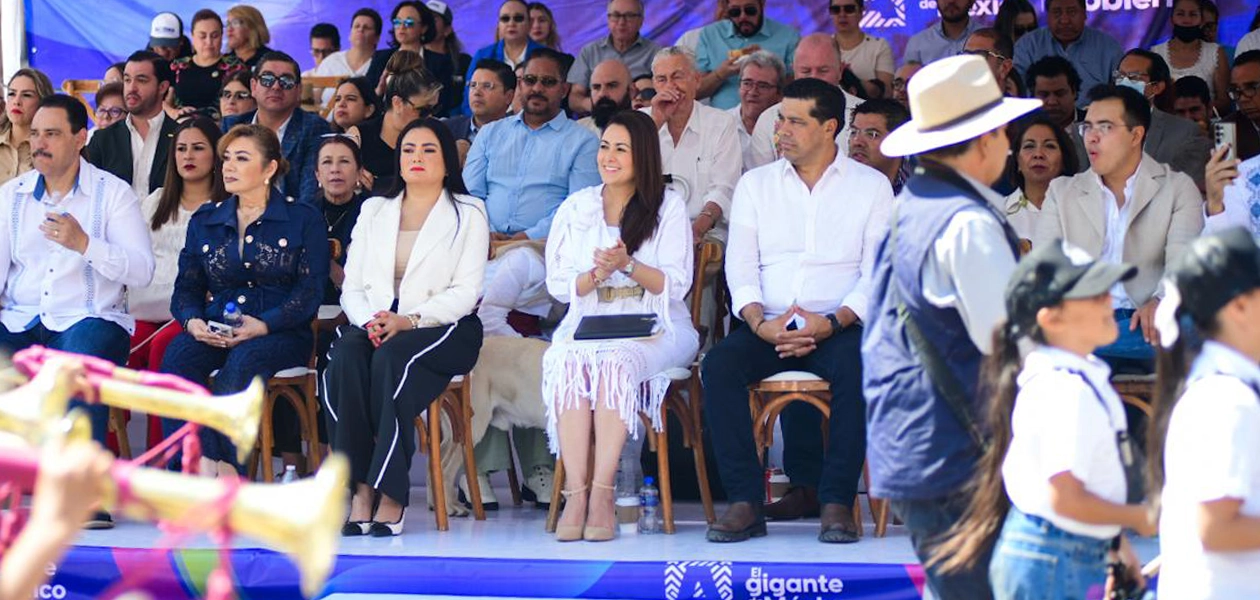 Tere Jiménez respalda trabajadores en desfile del 1 de mayo
