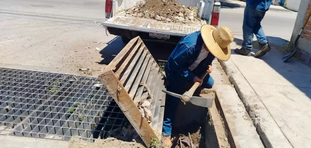 Limpieza intensiva de alcantarillas y caimanes en Aguascalientes. Foto: JLMNoticias / Ayuntamiento de Aguascalientes.
