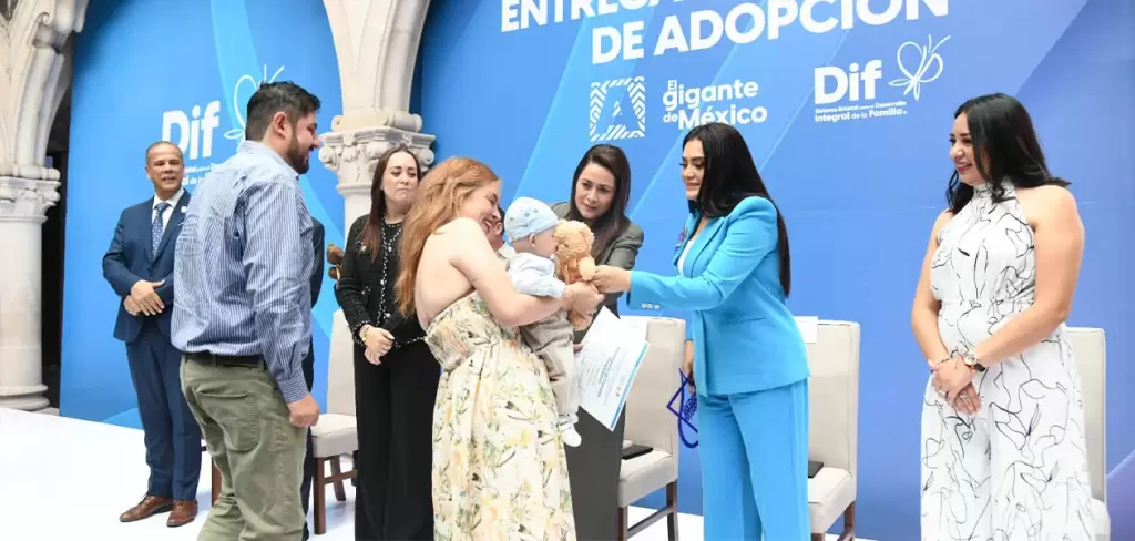 Adopción en Aguascalientes: La historia de Kio y Luis inspira a formar familias del corazón