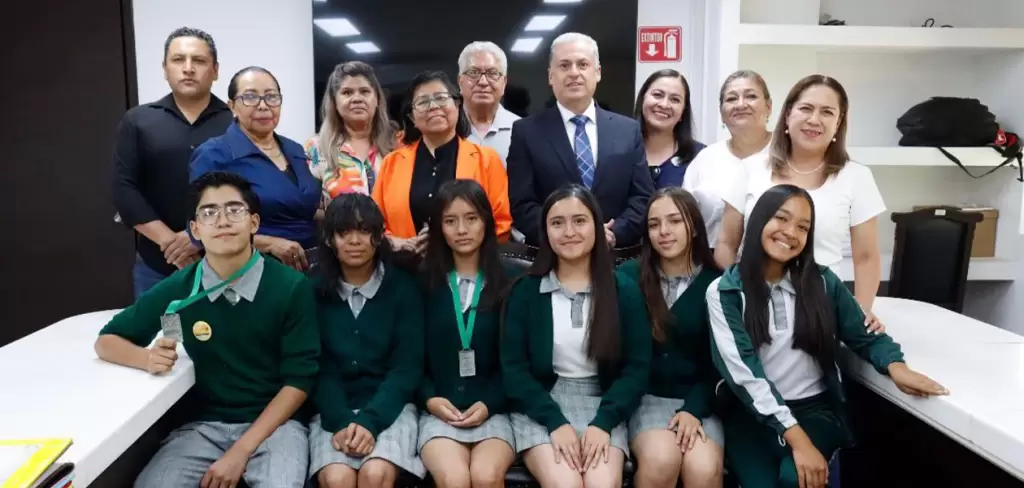 Alumnos de Aguascalientes representarán a México en Paraguay tras arrasar en Infomatrix