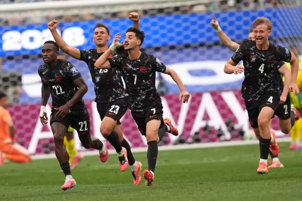 Canadá vence a Sudáfrica