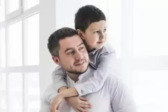 Felicidades papá, el abrazo que también llega cuando hay ausencia