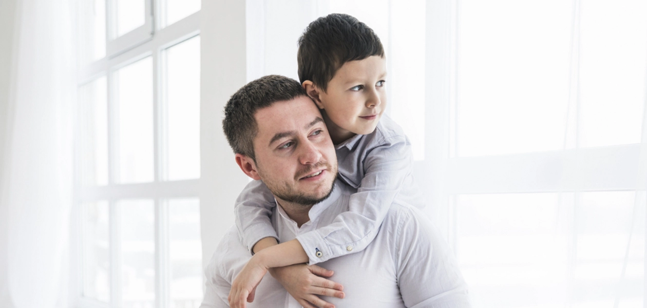 Felicidades papá, el abrazo que también llega cuando hay ausencia