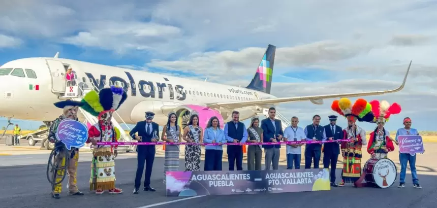 Los usuarios del Aeropuerto Internacional de Aguascalientes podrán adquirir los boletos con tarifas base que van desde los 2 mil 500 pesos en viaje redondo, costo que ya incluye la Tarifa de Uso de Aeropuerto (TUA). Las autoridades recordaron que los precios finales presentarán variaciones regulares de acuerdo con la temporada vacacional, la disponibilidad de asientos y la anticipación de la compra. Con este fortalecimiento comercial, el estado amplía sus oportunidades de crecimiento económico y se posiciona como un destino cada vez más accesible dentro de la red del transporte aéreo en el país.