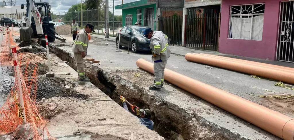 MIAA rehabilita red de alcantarillado en el Fidel Velázquez
