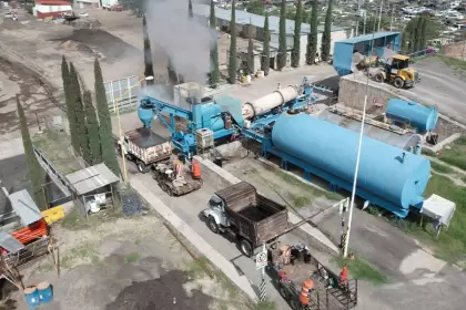 Municipio de Aguascalientes intensifica bacheo con 80 toneladas diarias de asfalto