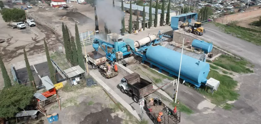 Municipio de Aguascalientes intensifica bacheo con 80 toneladas diarias de asfalto