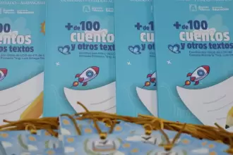 Niñas y niños de primaria publican libro con más de 100 historias