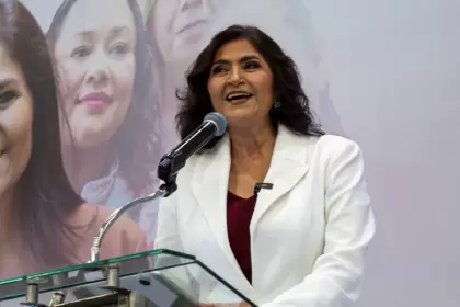 La senadora Nora Ruvalcaba durante su informe de actividades en el Centro de Convenciones Isla San Marcos. Foto: JLMNoticias / Salvador Ramírez.