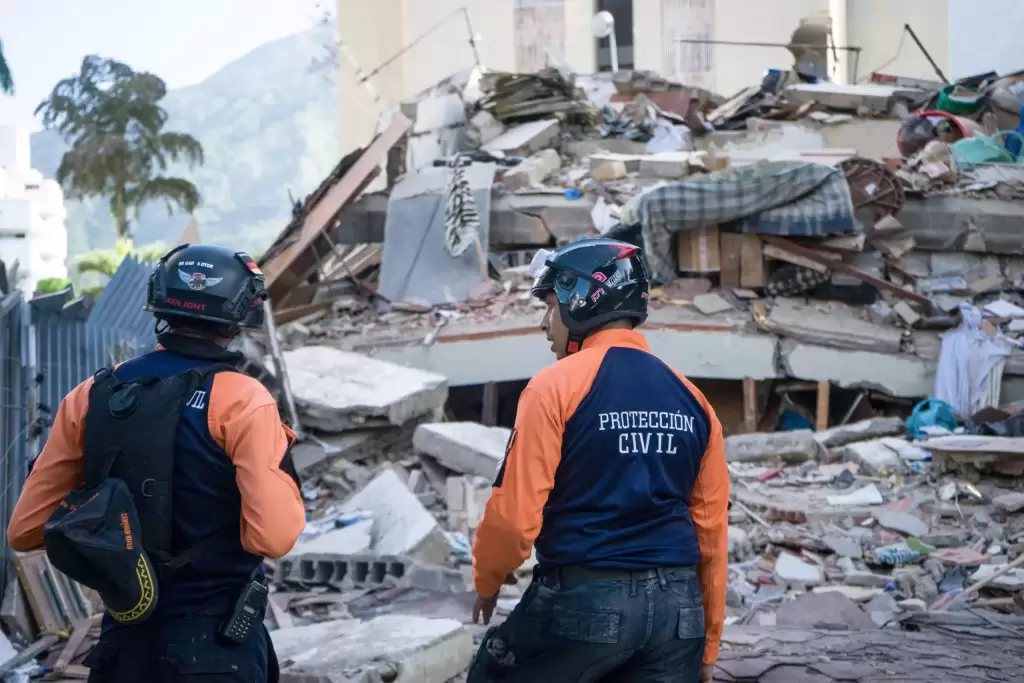 Operativos de rescate tras los terremotos en Caracas 1