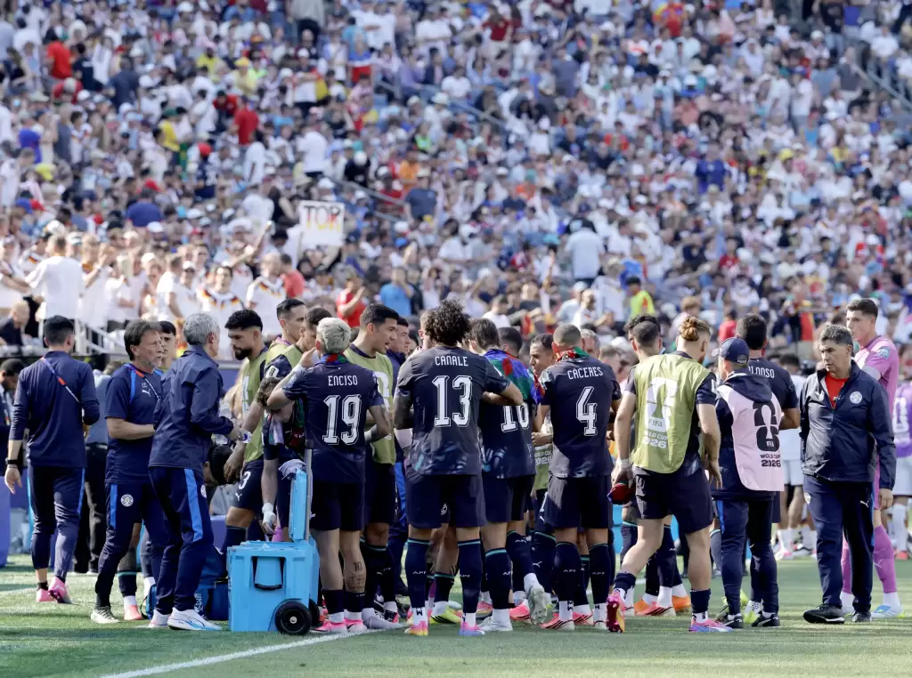Pausa de hidratación Alemania vs. Paraguay // Foto de EFE