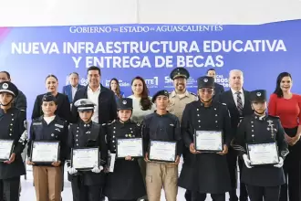 Tere Jiménez impulsa la educación y entrega infraestructura y becas en Aguascalientes