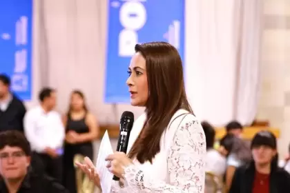 Tere Jiménez se reúne con jóvenes y refrenda compromiso de generar más oportunidades