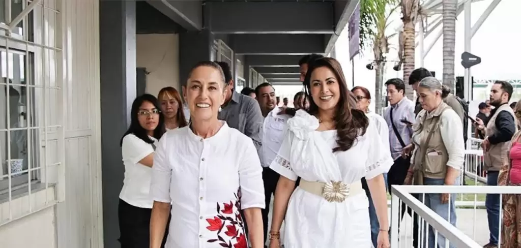 Tere Jiménez y Claudia Sheinbaum entregan Becas Rita Cetina en Aguascalientes