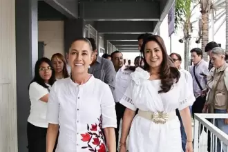 Tere Jiménez y Claudia Sheinbaum entregan Becas Rita Cetina en Aguascalientes