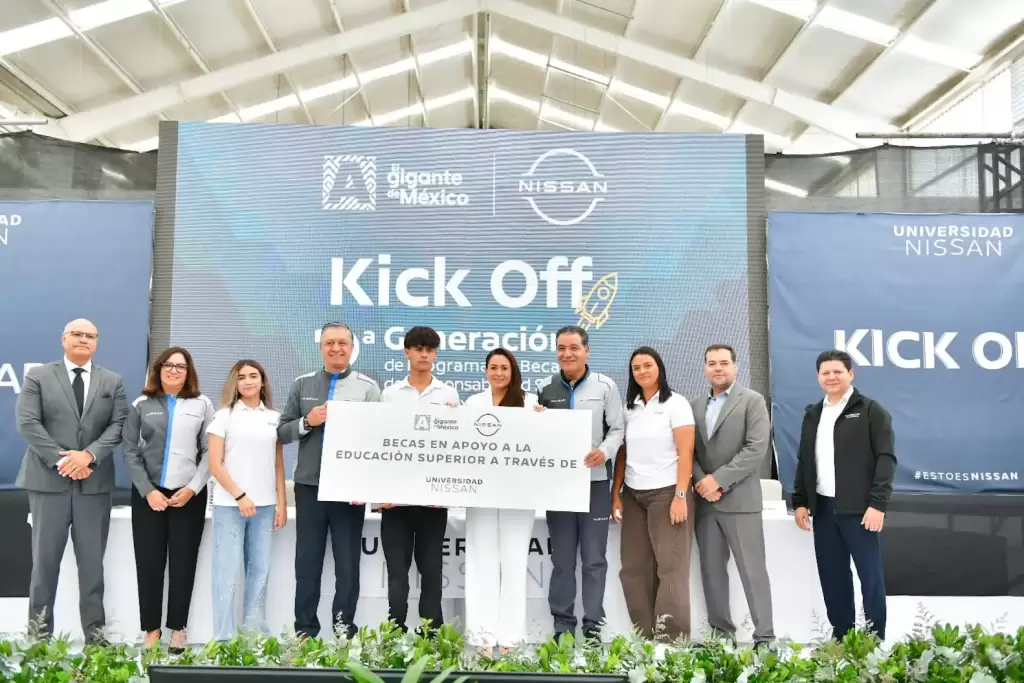 Tere Jiménez y Nissan entregan becas universitarias en Aguascalientes
