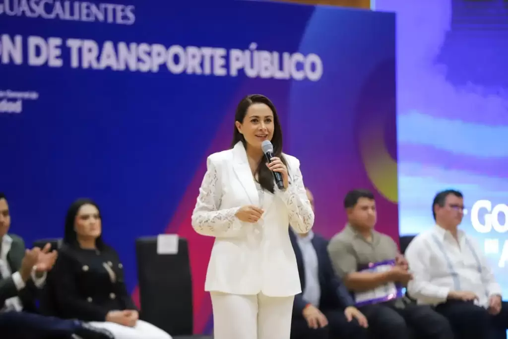 Tere Jiménez regulariza títulos de concesión y brinda certeza jurídica a transportistas