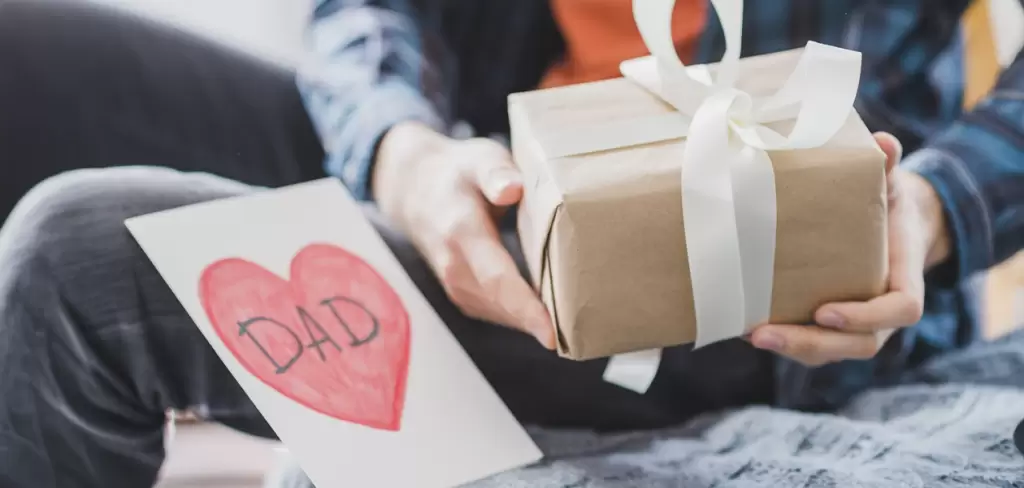Diez regalos para papá que no son corbata ni cartera (y que realmente va a usar)