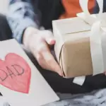 Diez regalos para papá que no son corbata ni cartera (y que realmente va a usar)