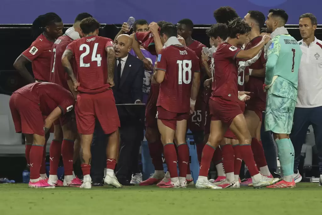Pausa de hidratación Colombia vs. Portugal // Foto de EFE