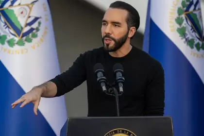 Bukele va por la reelección indefinida en El Salvador