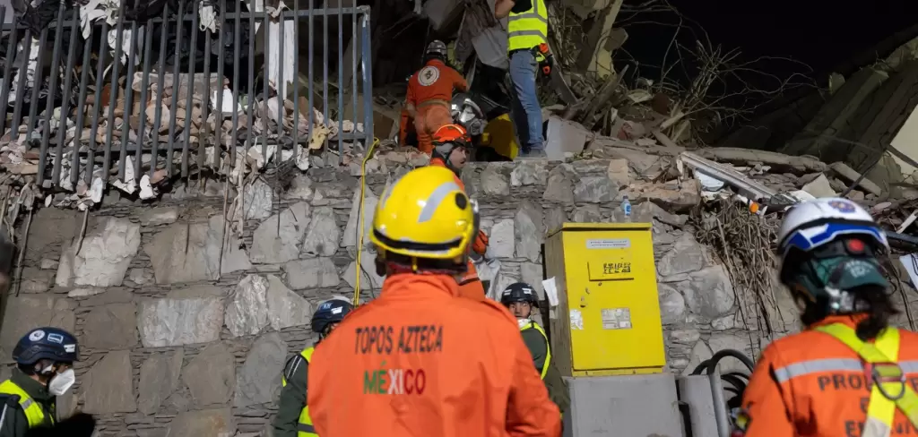 Los Topos, rescatistas voluntarios de México