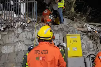 Los Topos, rescatistas voluntarios de México
