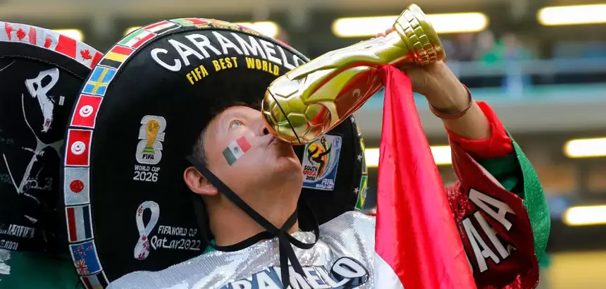 Esto es lo que debes ahorrar desde hoy si quieres ir al Mundial de 2030 // Foto de EFE