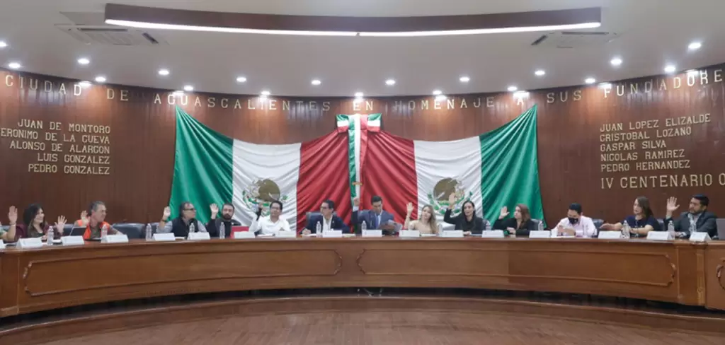 Sesión Extraordinaria del Cabildo de Aguascalientes. Aprobó la terminación anticipada del contrato de modernización del alumbrado público con MD Iluminación Nacional. Foto: JLMnoticias / Ayuntamiento Aguascalientes / Sala de Prensa.